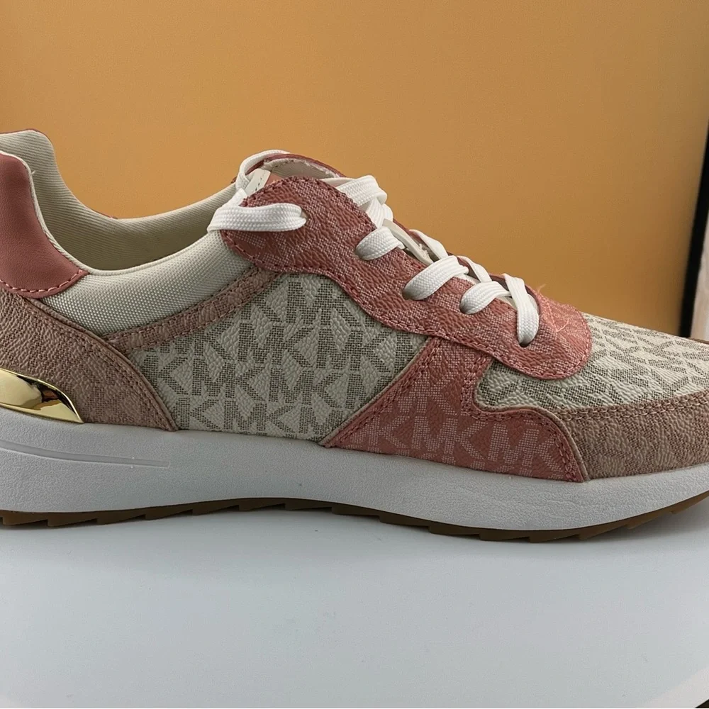 Michael Kors Logo Lace-Up Sneakers - Picture 5 of 17